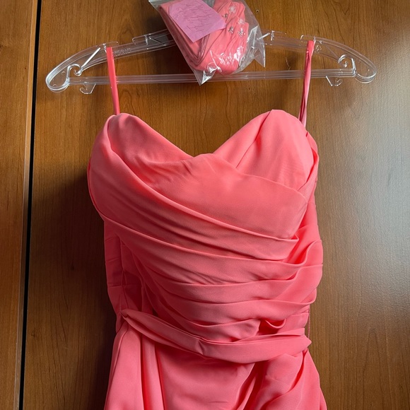 Two Coral Chiffon Bridesmaids Dresses - Perfect condition - Summer Wedding - Picture 3 of 8